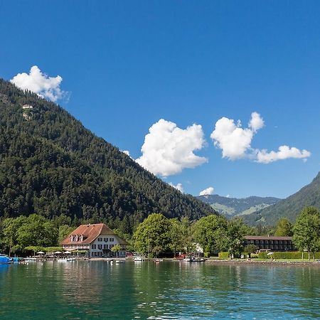 Neuhaus Golf- & Strandhotel Unterseen Esterno foto