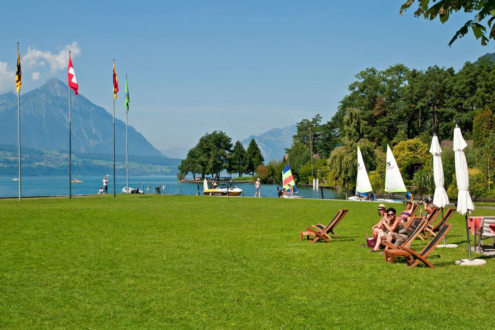 Neuhaus Golf- & Strandhotel Unterseen Esterno foto