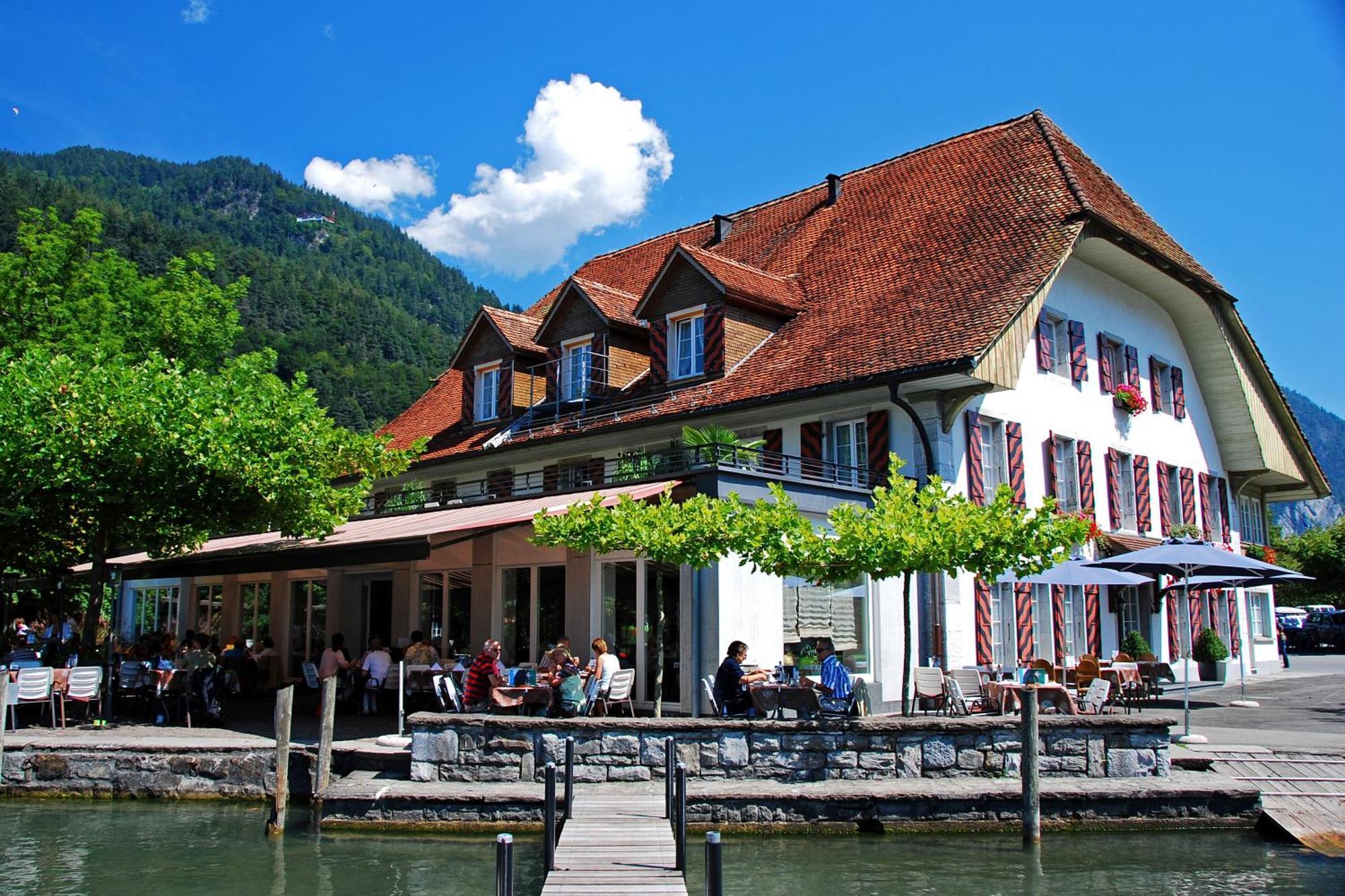 Neuhaus Golf- & Strandhotel Unterseen Esterno foto